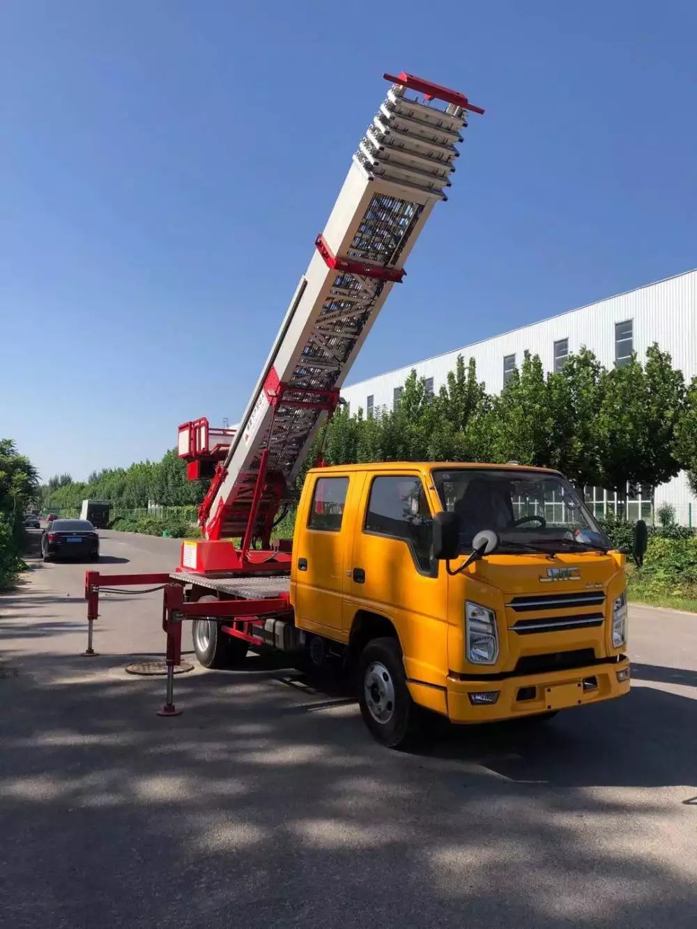 江边乡附近的云梯车出租服务：轻松解决高空作业需求